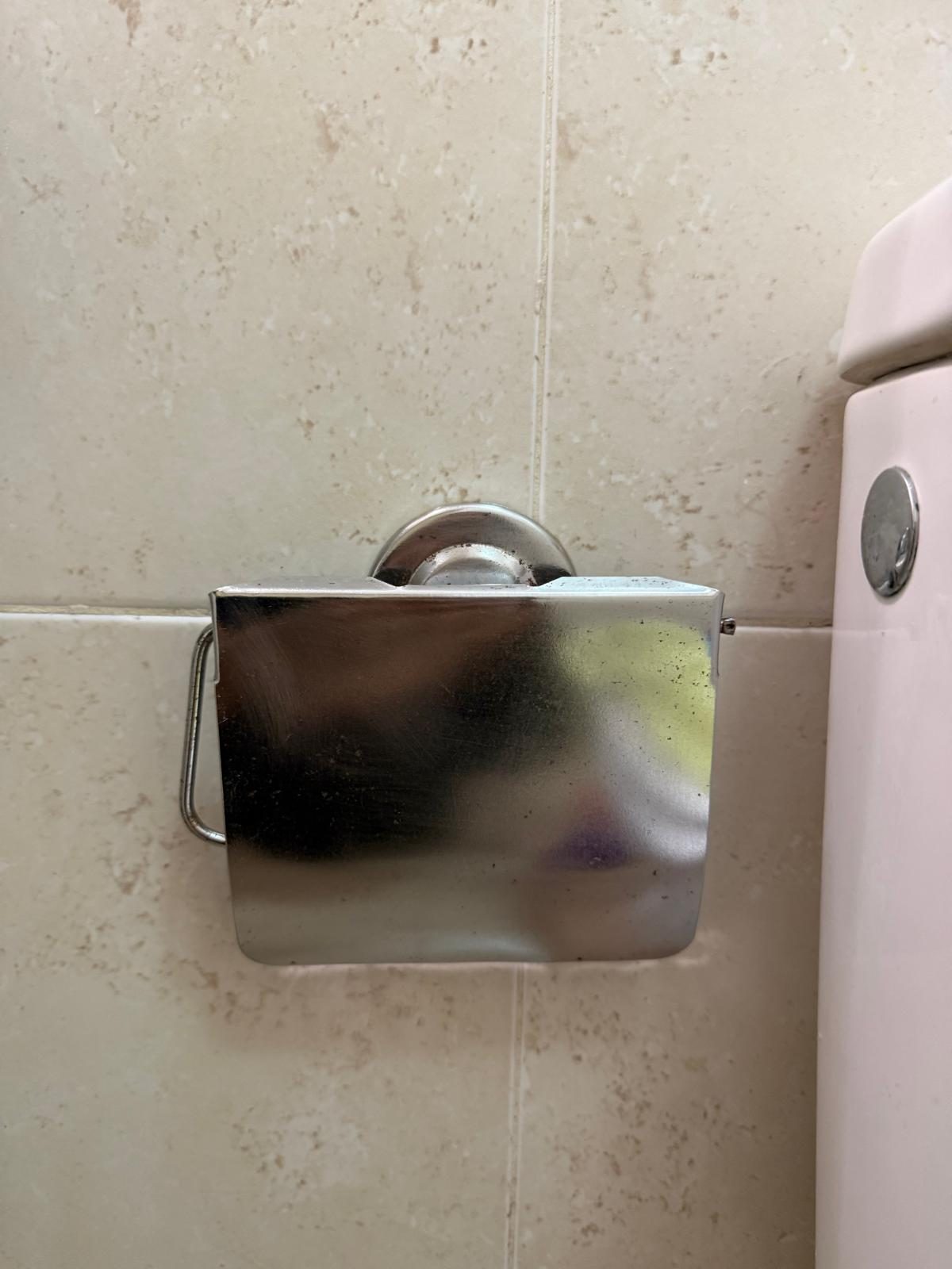 Roll holder